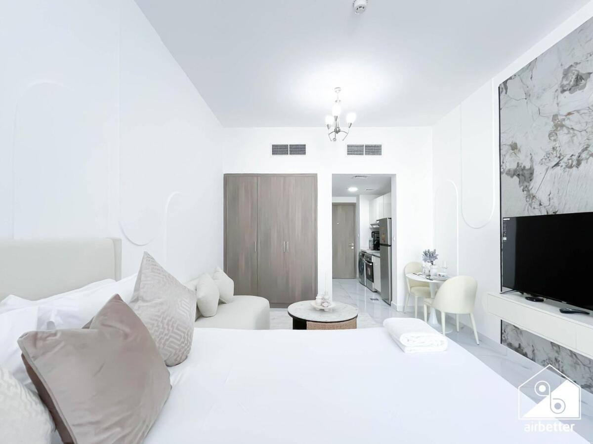Jvc Amazing With Balcony & Pool View Apartment *