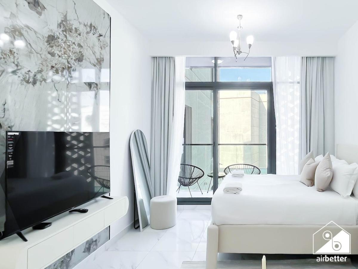 Jvc Amazing With Balcony & Pool View Apartment *