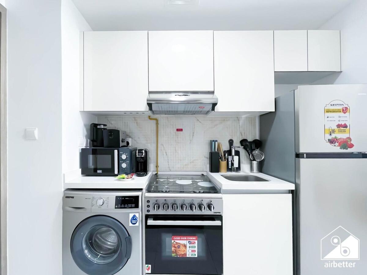 Jvc Amazing With Balcony & Pool View Apartment