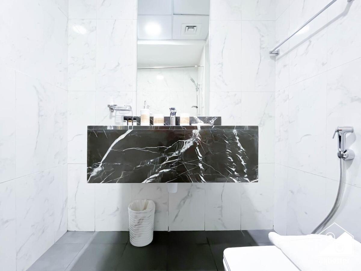 Jvc Amazing With Balcony & Pool View Apartment Dubai